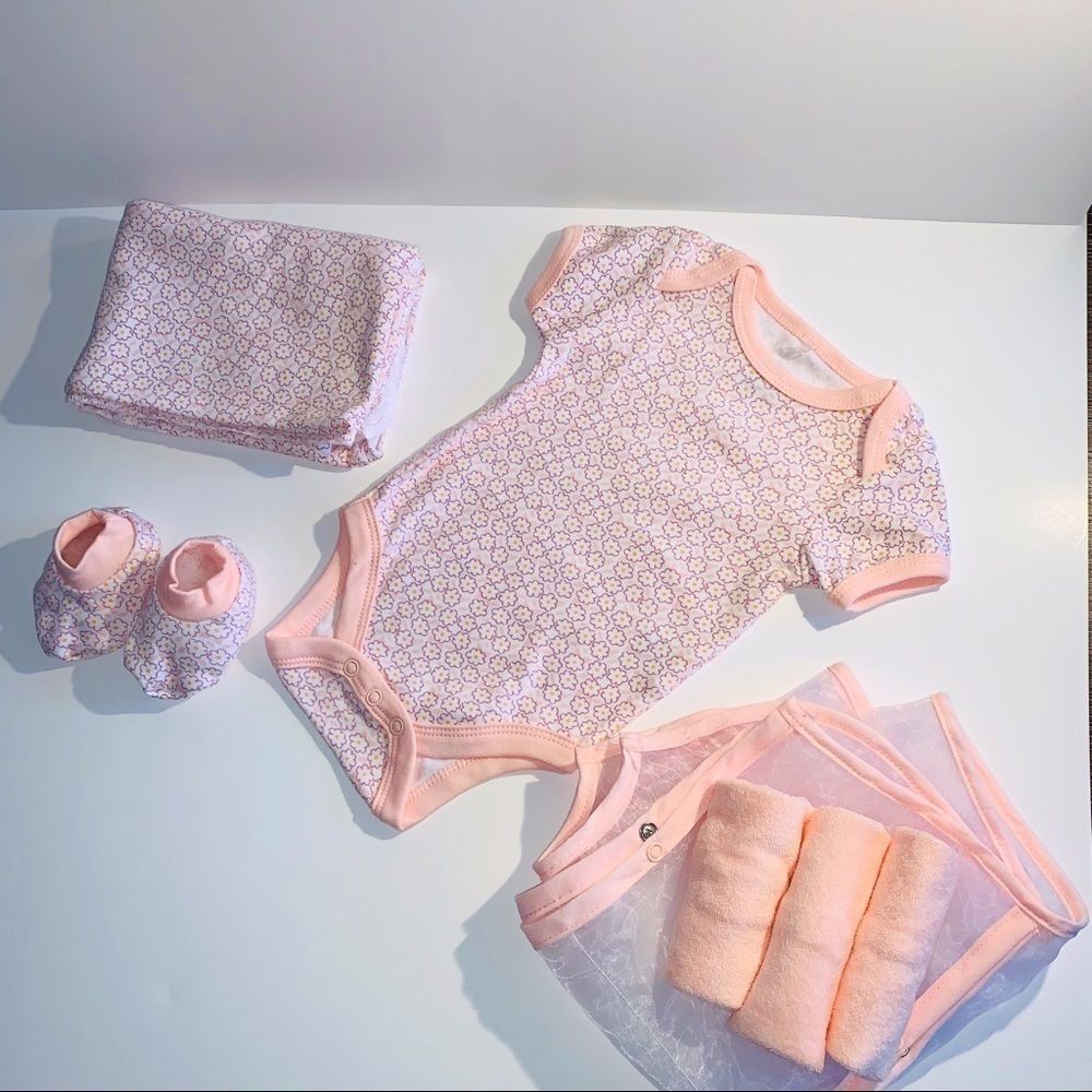 7 PIECE SET BABY GIRL 0-3 MONTHS MINI MUFFIN